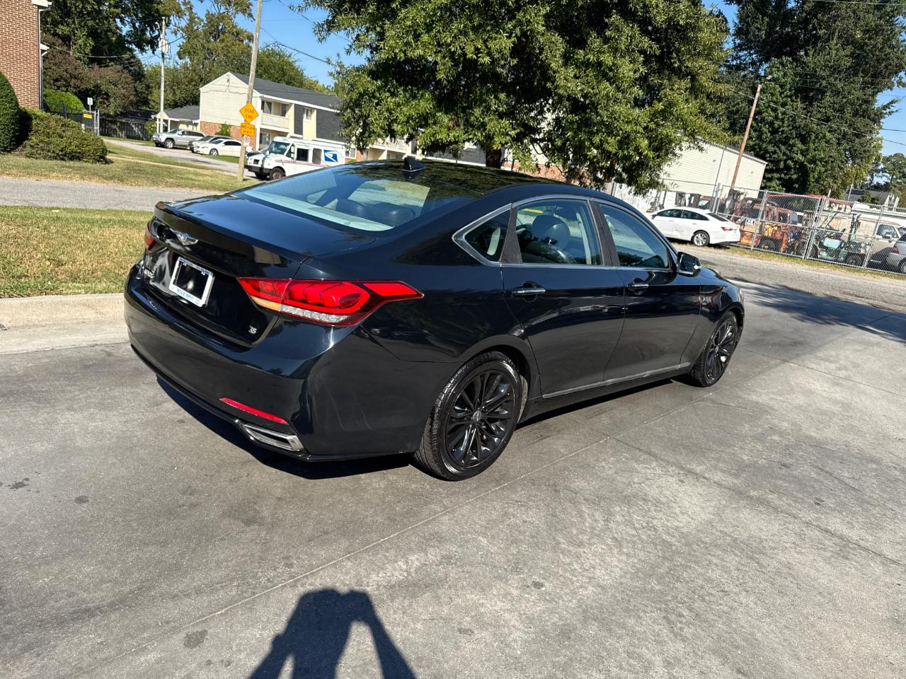 Hyundai Genesis 4dr Sdn V6 3.8L RWD 2015