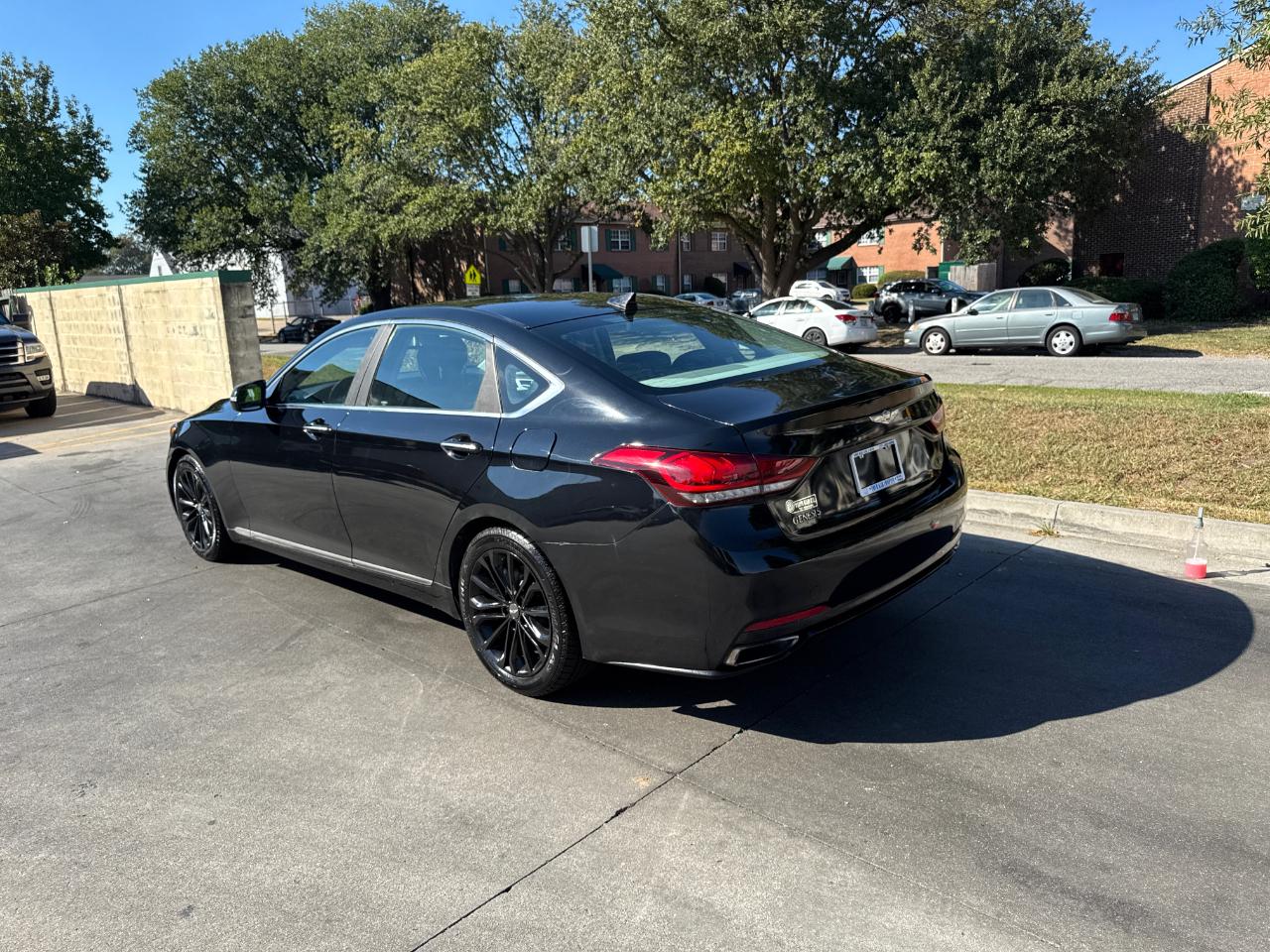 Hyundai Genesis 4dr Sdn V6 3.8L RWD 2015