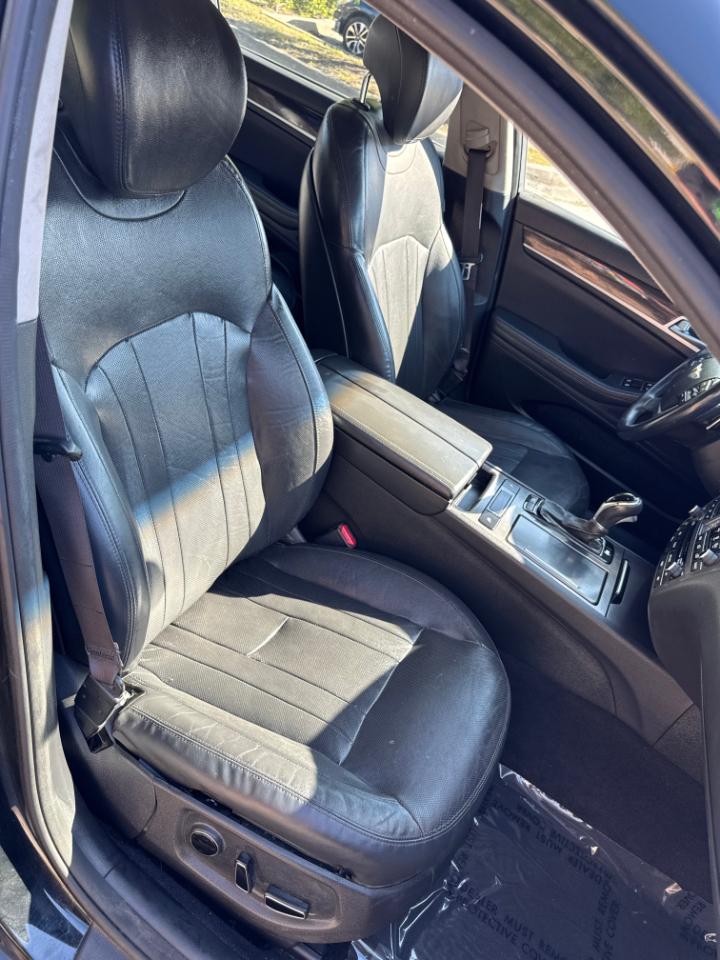 Hyundai Genesis 4dr Sdn V6 3.8L RWD 2015