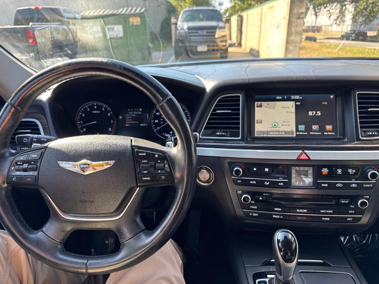Hyundai Genesis 4dr Sdn V6 3.8L RWD 2015