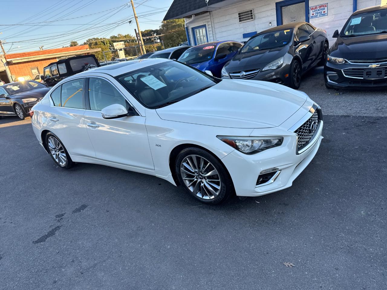 Infiniti Q50 3.0t LUXE AWD 2018