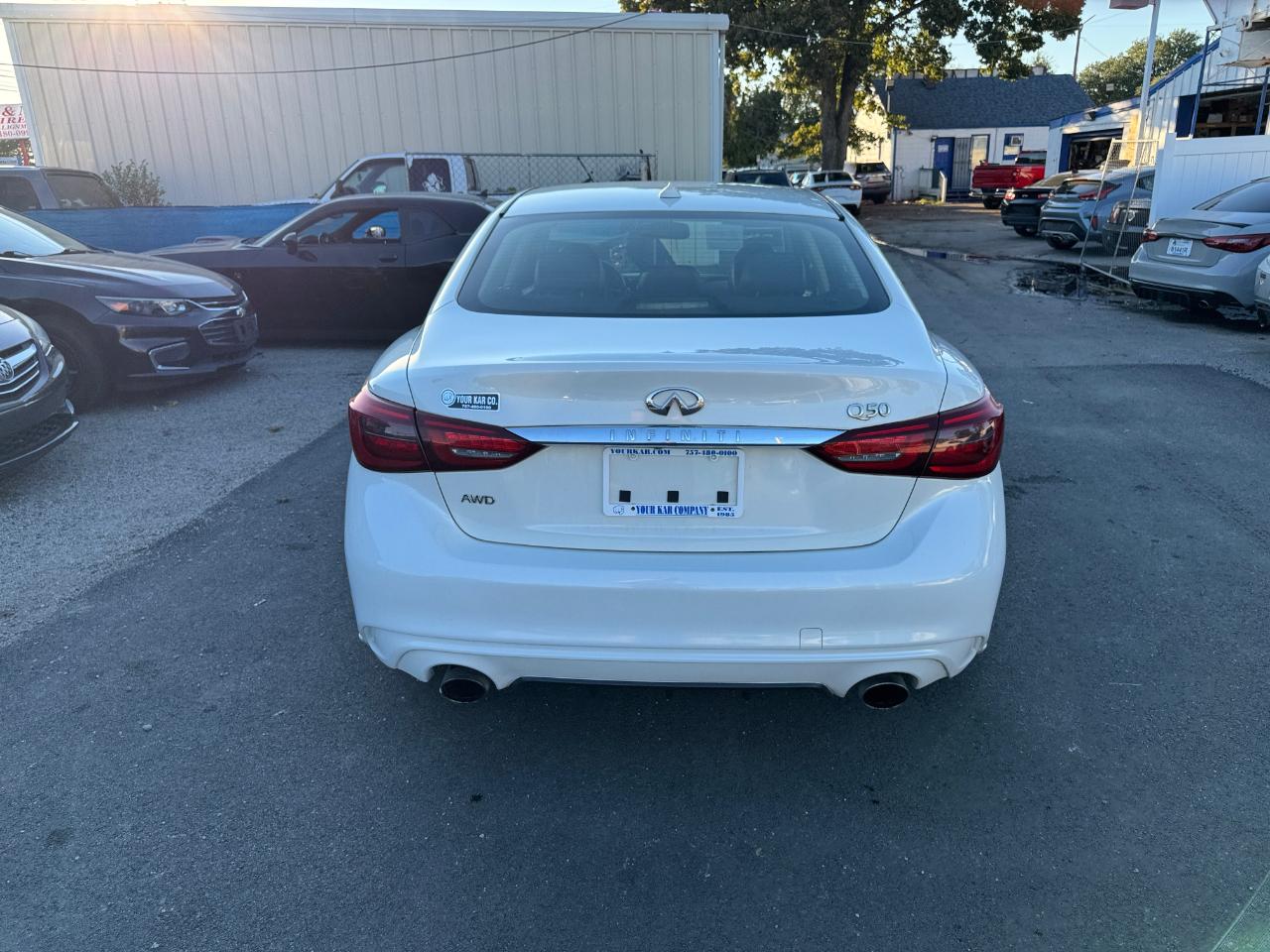 Infiniti Q50 3.0t LUXE AWD 2018