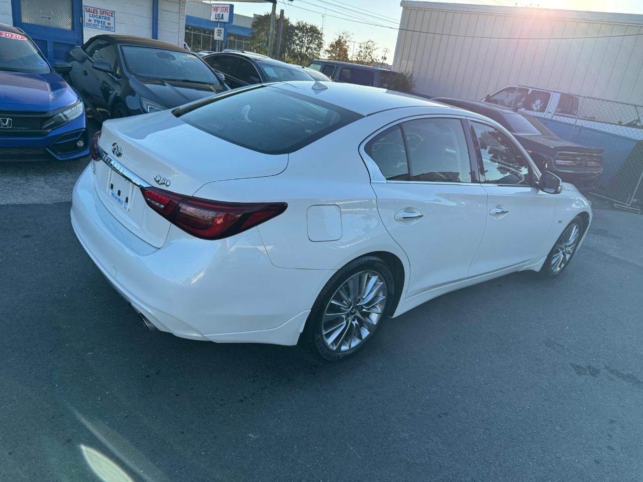 Infiniti Q50 3.0t LUXE AWD 2018