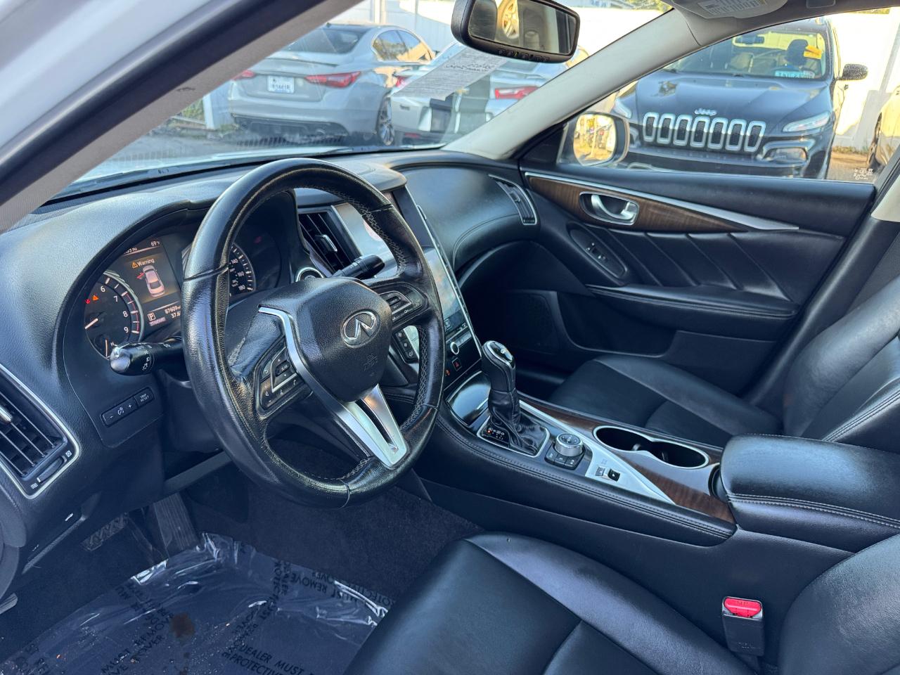 Infiniti Q50 3.0t LUXE AWD 2018