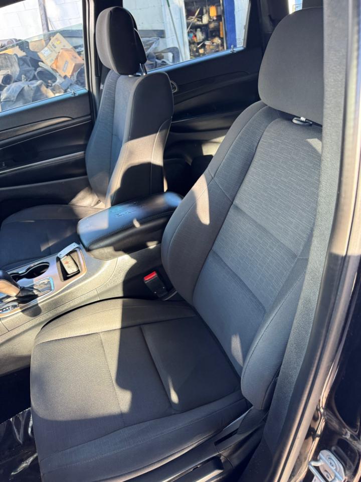 Jeep Grand Cherokee RWD 4dr Laredo 2016