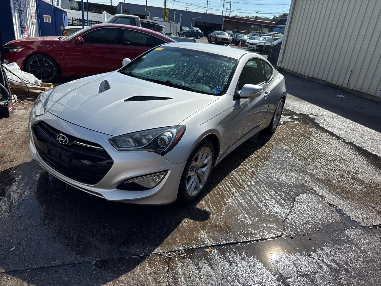 Hyundai Genesis Coupe 2dr 3.8L Auto Base w/Black Seats 2015