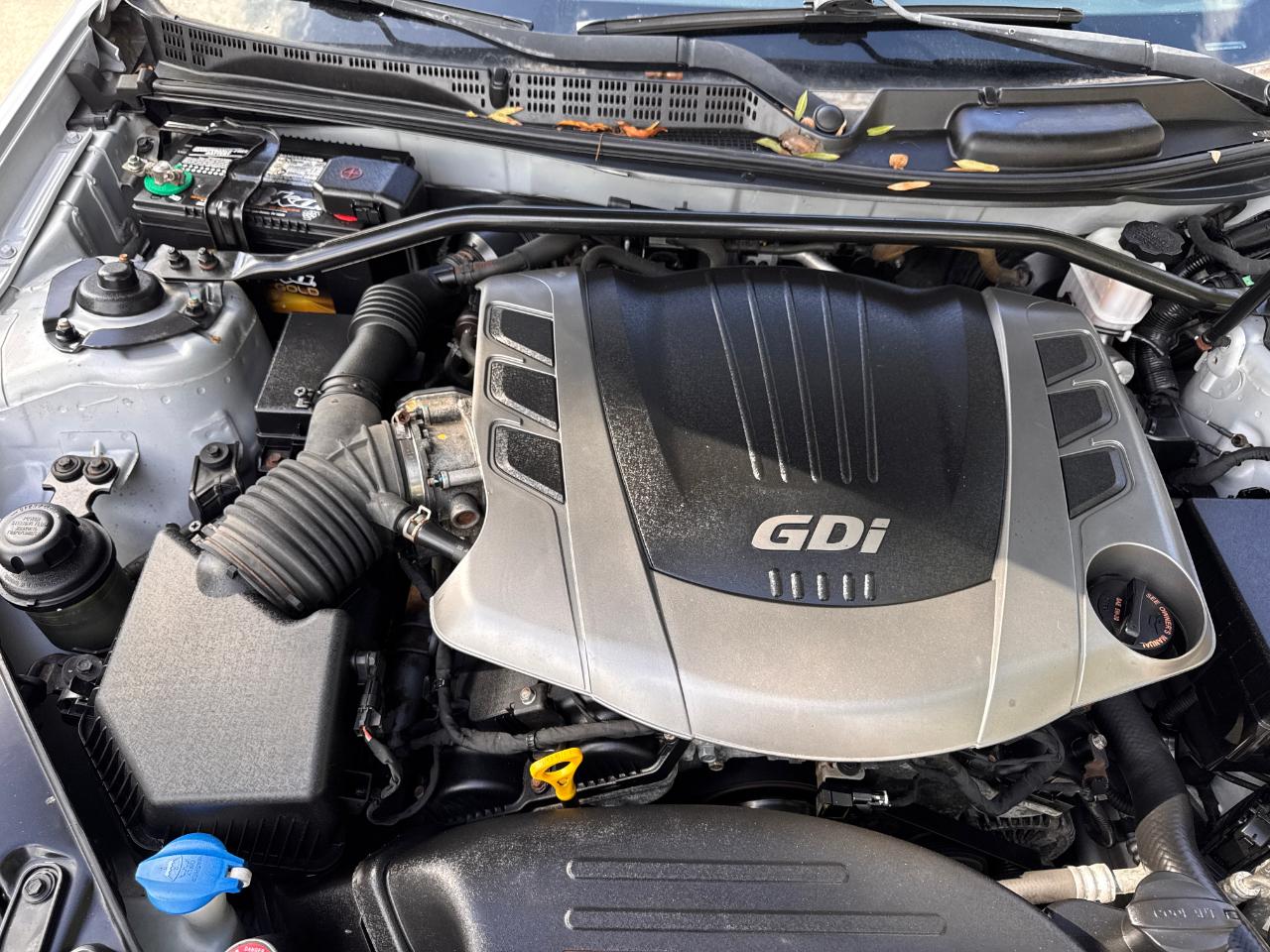 Hyundai Genesis Coupe 2dr 3.8L Auto Base w/Black Seats 2015