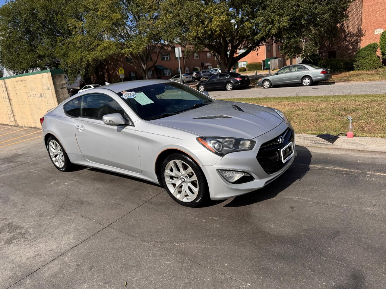 Hyundai Genesis Coupe 2dr 3.8L Auto Base w/Black Seats 2015