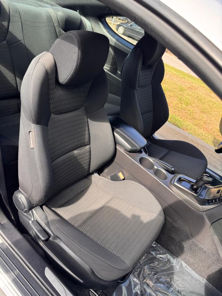 Hyundai Genesis Coupe 2dr 3.8L Auto Base w/Black Seats 2015