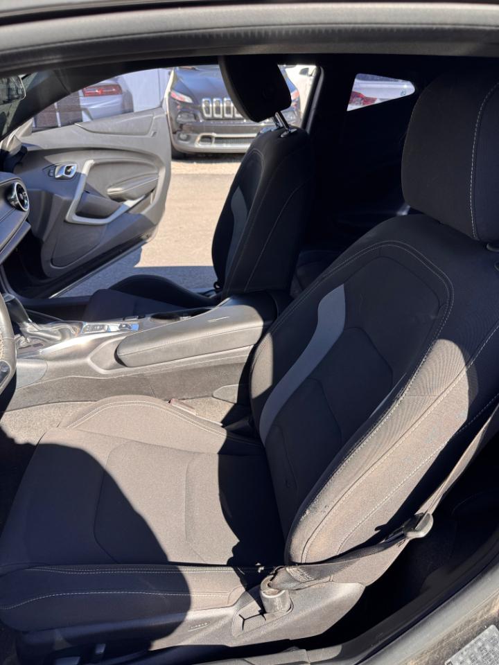 Chevrolet Camaro 2dr Cpe 1LT 2018