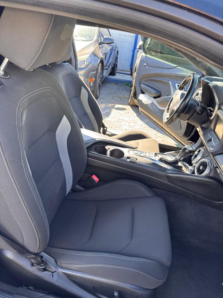 Chevrolet Camaro 2dr Cpe 1LT 2018