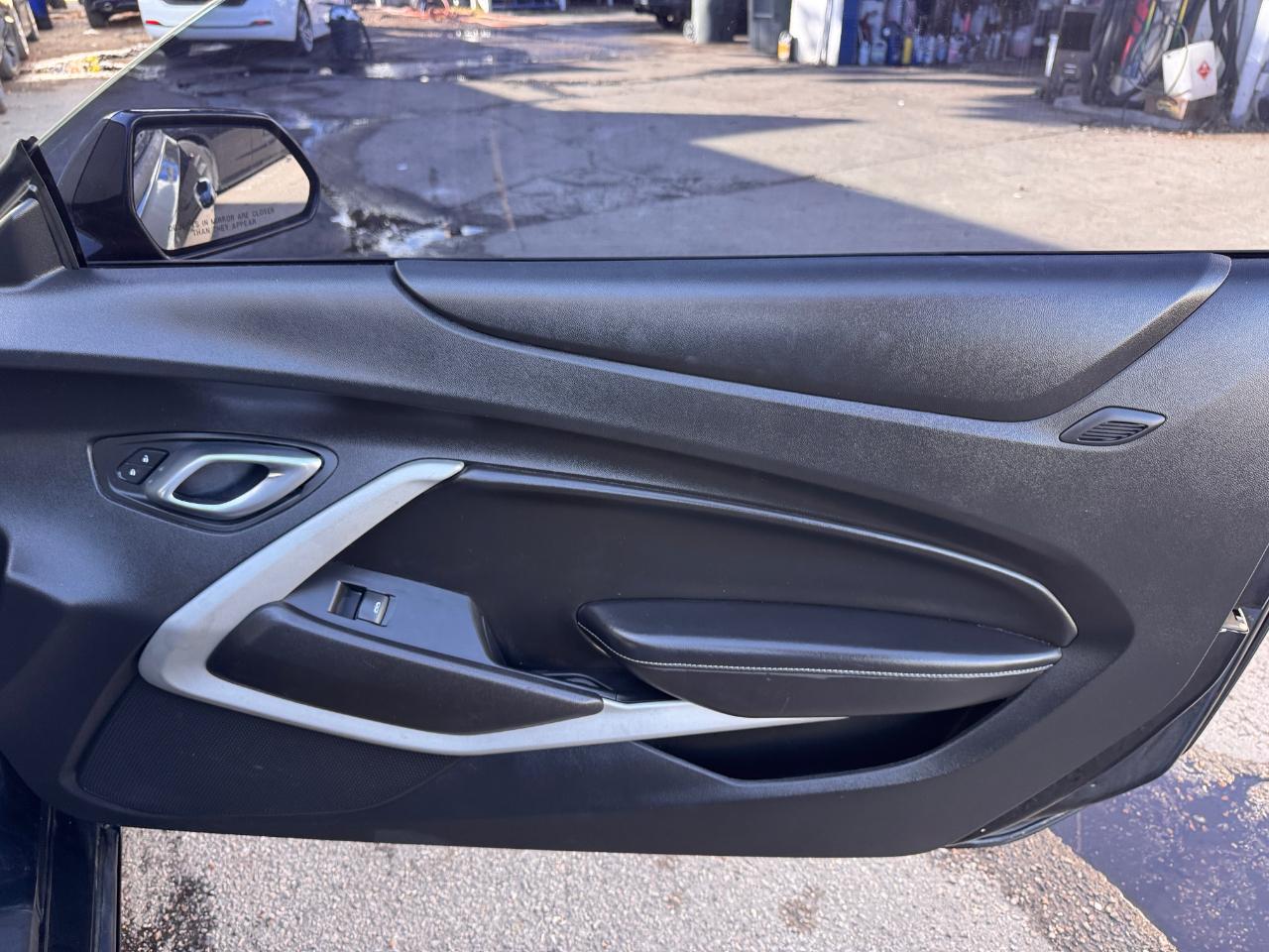 Chevrolet Camaro 2dr Cpe 1LT 2018
