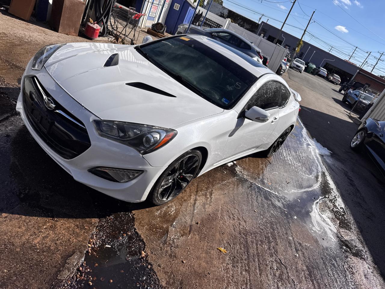 Hyundai Genesis Coupe 2dr V6 3.8L Man Ultimate 2014