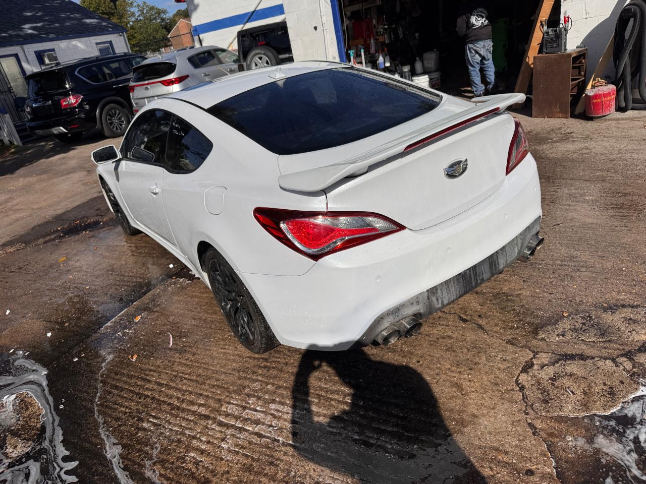 Hyundai Genesis Coupe 2dr V6 3.8L Man Ultimate 2014