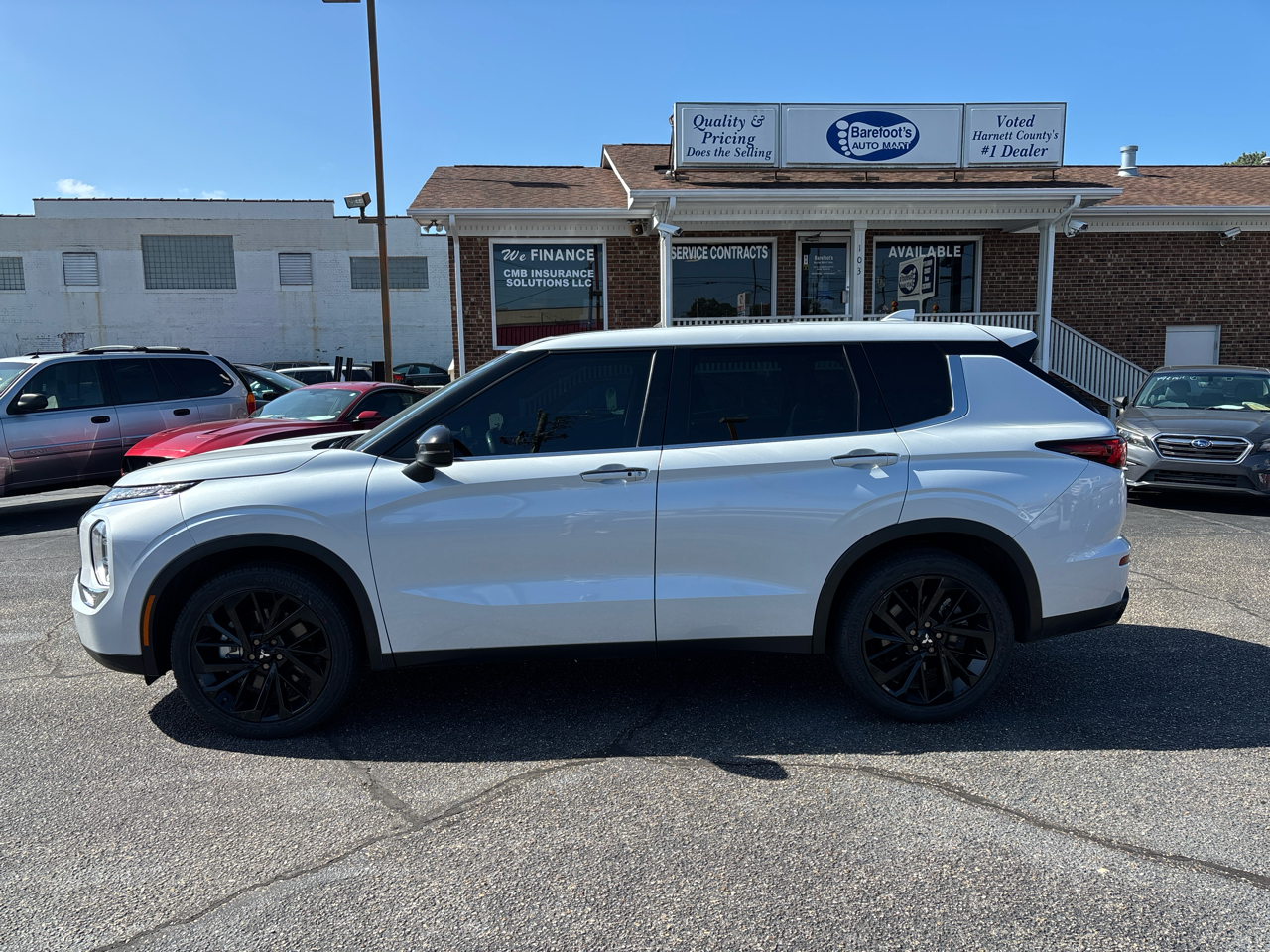 2022 Mitsubishi Outlander SE Launch Edition photo 2