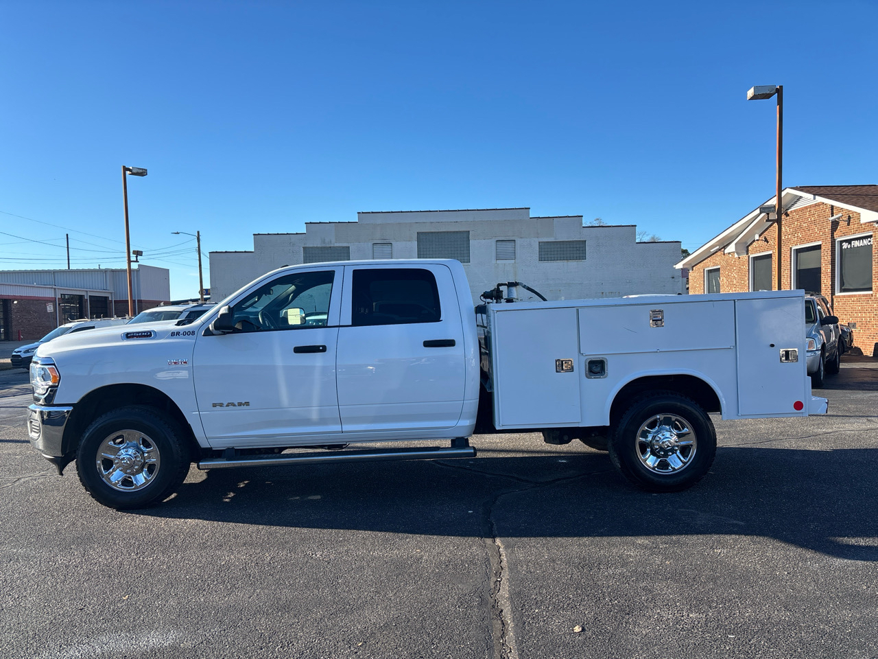 RAM 2500 Tradesman 4x4 Crew Cab 8' Box 2022
