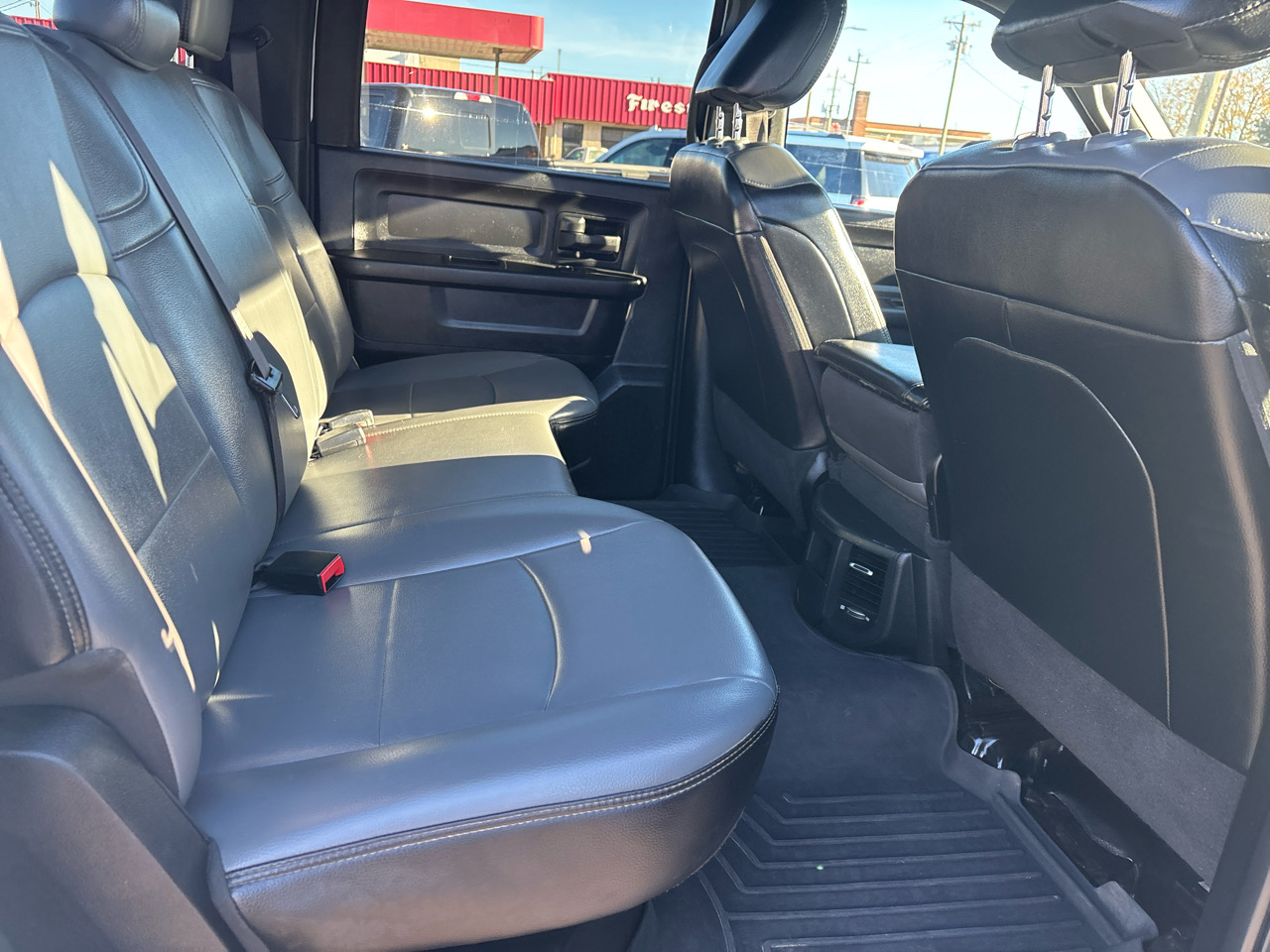 RAM 2500 Tradesman 4x4 Crew Cab 8' Box 2022