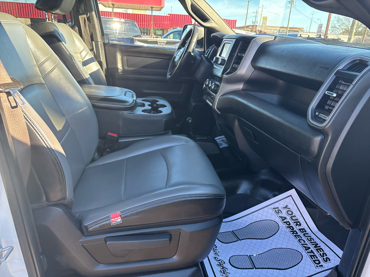 RAM 2500 Tradesman 4x4 Crew Cab 8' Box 2022