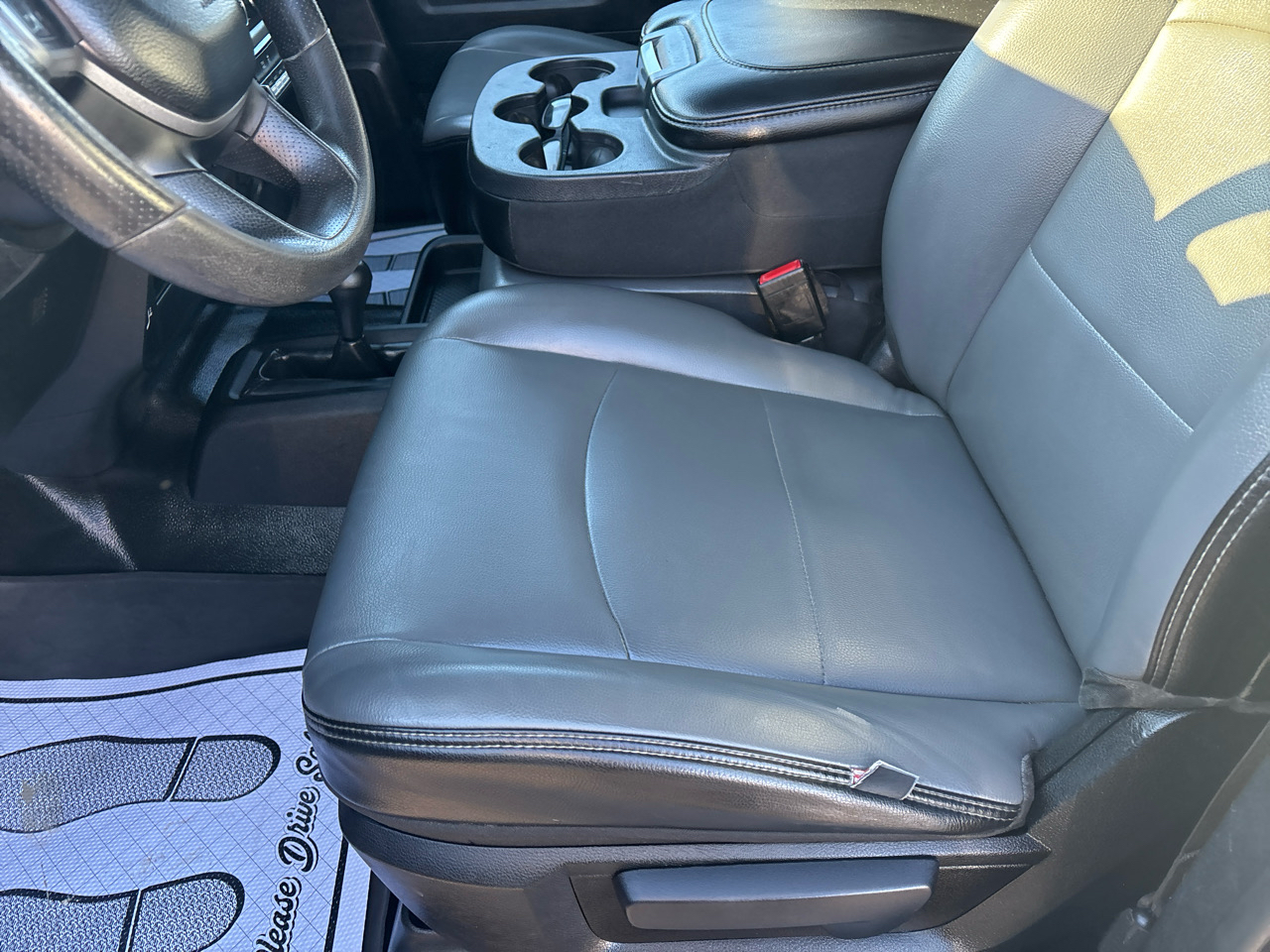 RAM 2500 Tradesman 4x4 Crew Cab 8' Box 2022