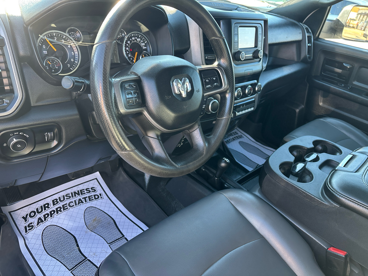 RAM 2500 Tradesman 4x4 Crew Cab 8' Box 2022