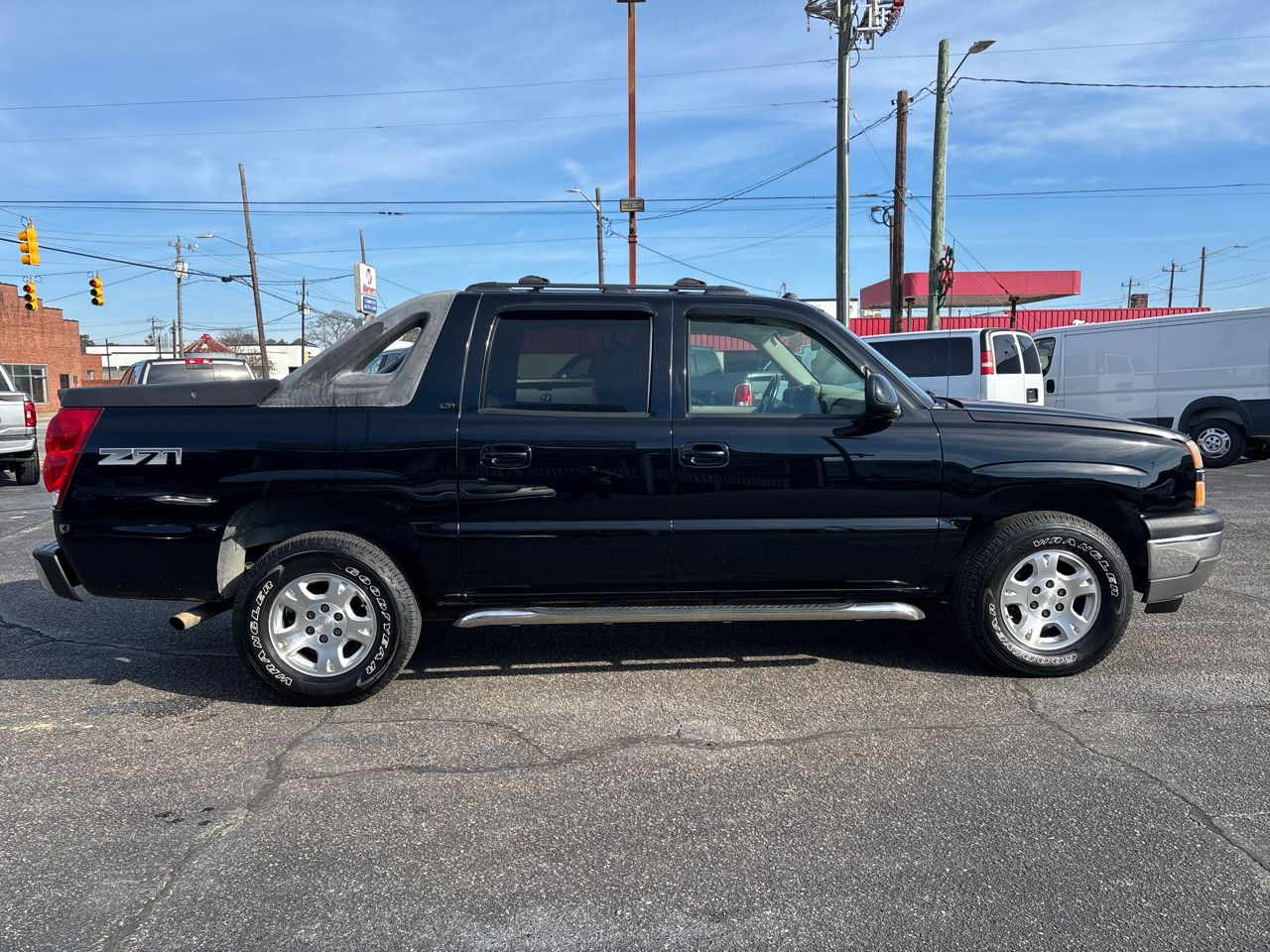 Chevrolet Avalanche 1500 5dr Crew Cab 130" WB 4WD Z71 2005