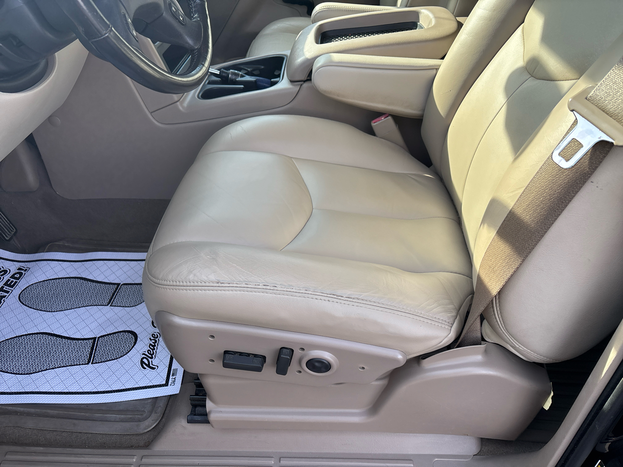 Chevrolet Avalanche 1500 5dr Crew Cab 130" WB 4WD Z71 2005