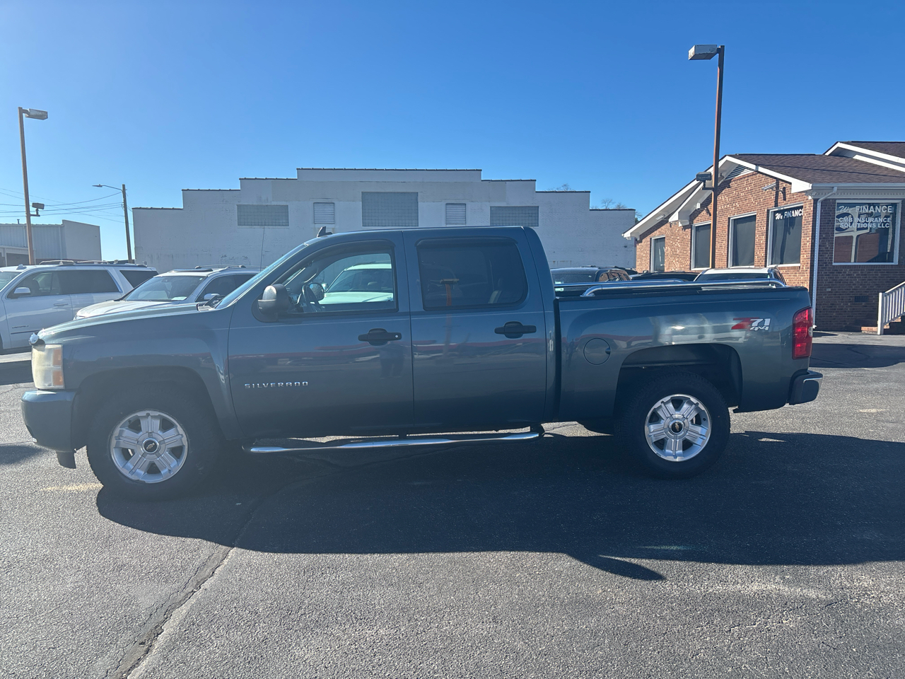 Chevrolet Silverado 1500 4WD Crew Cab 143.5" LT 2011