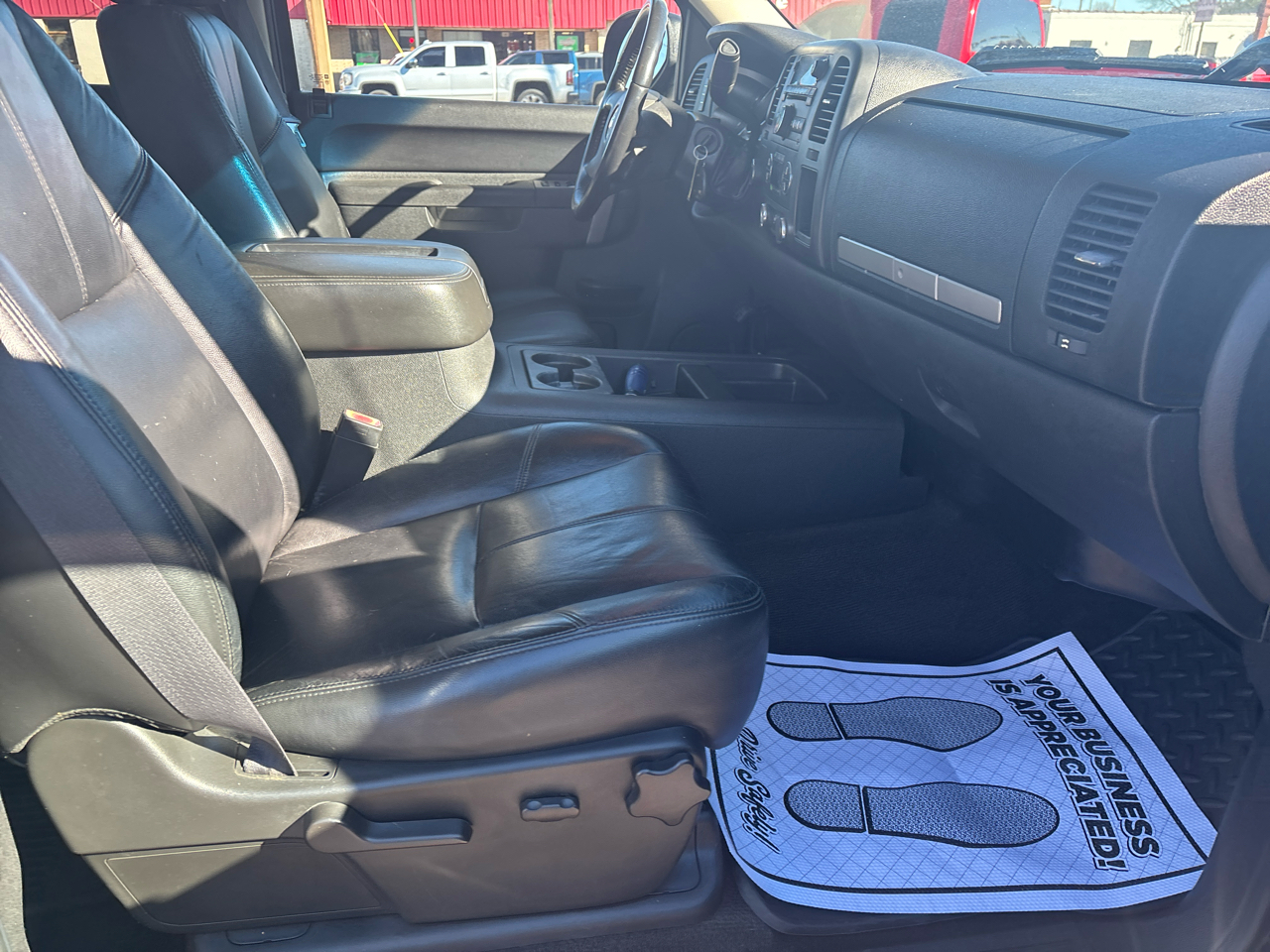 Chevrolet Silverado 1500 4WD Crew Cab 143.5" LT 2011