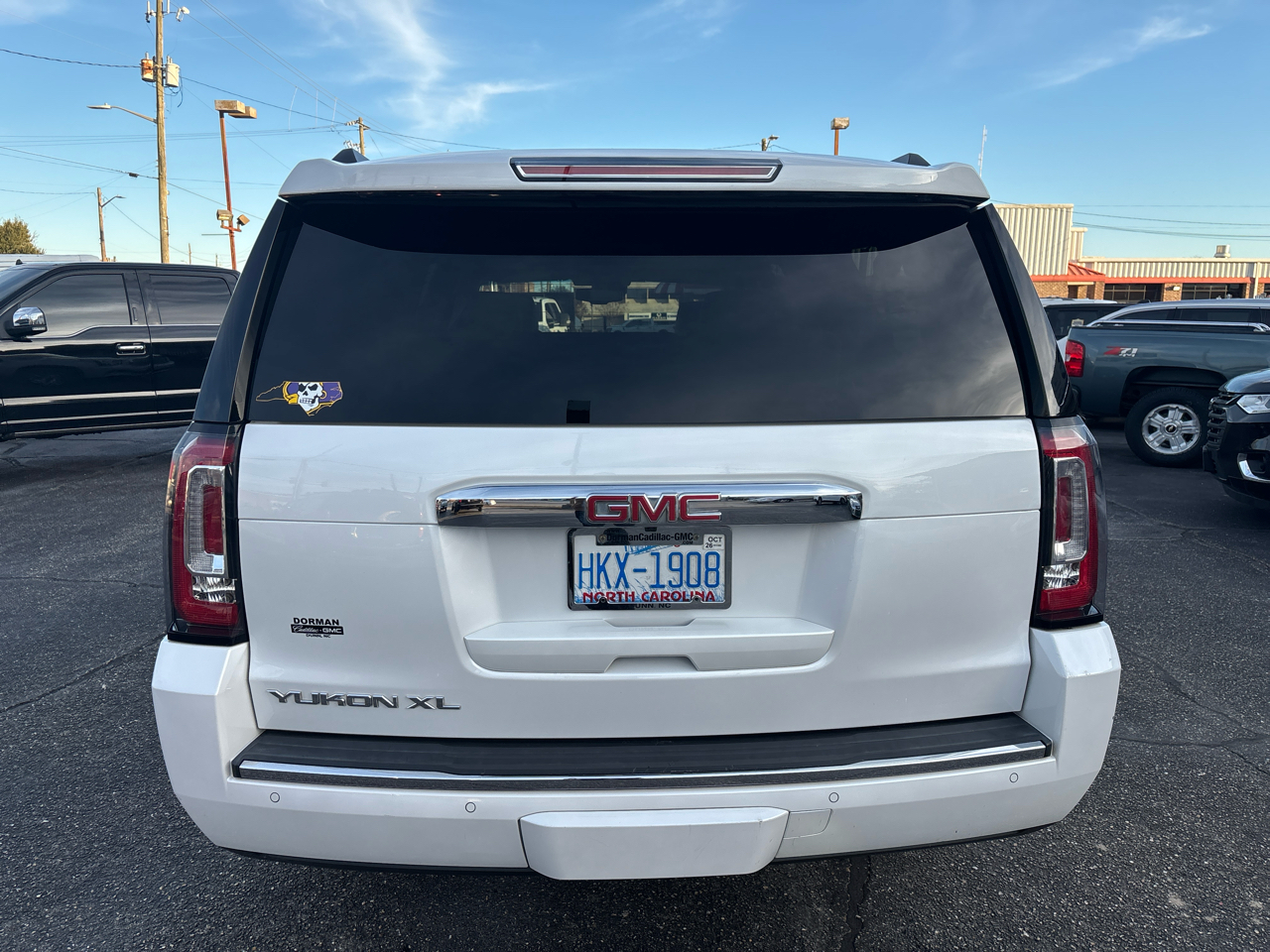 GMC Yukon XL 4WD 4dr Denali 2017