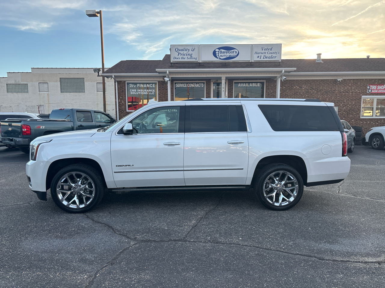 GMC Yukon XL 4WD 4dr Denali 2017
