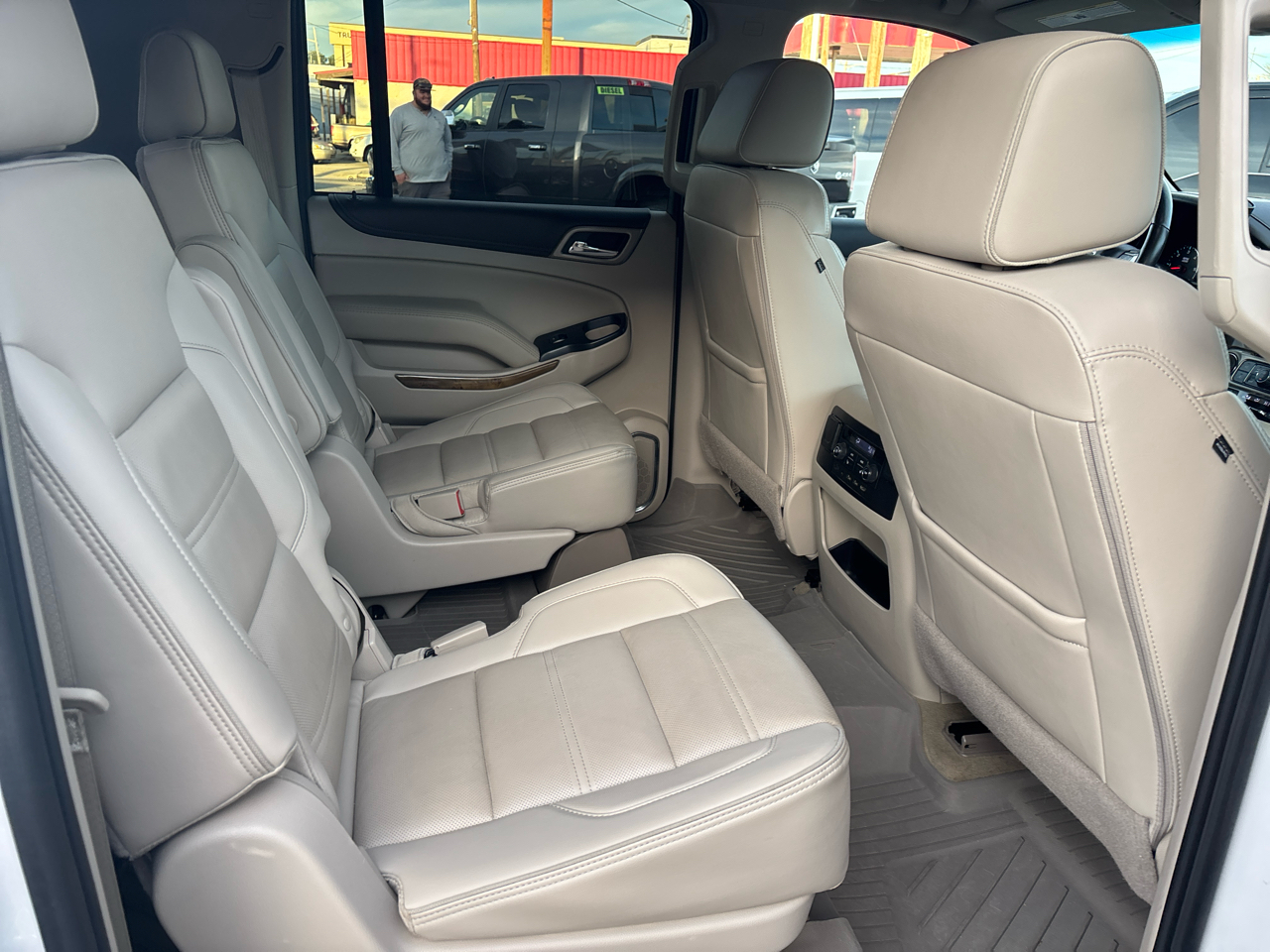 GMC Yukon XL 4WD 4dr Denali 2017
