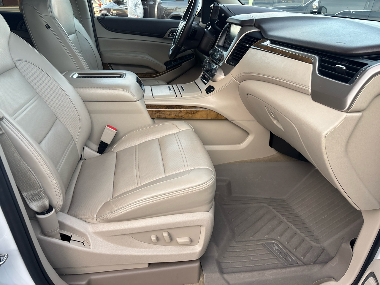 GMC Yukon XL 4WD 4dr Denali 2017