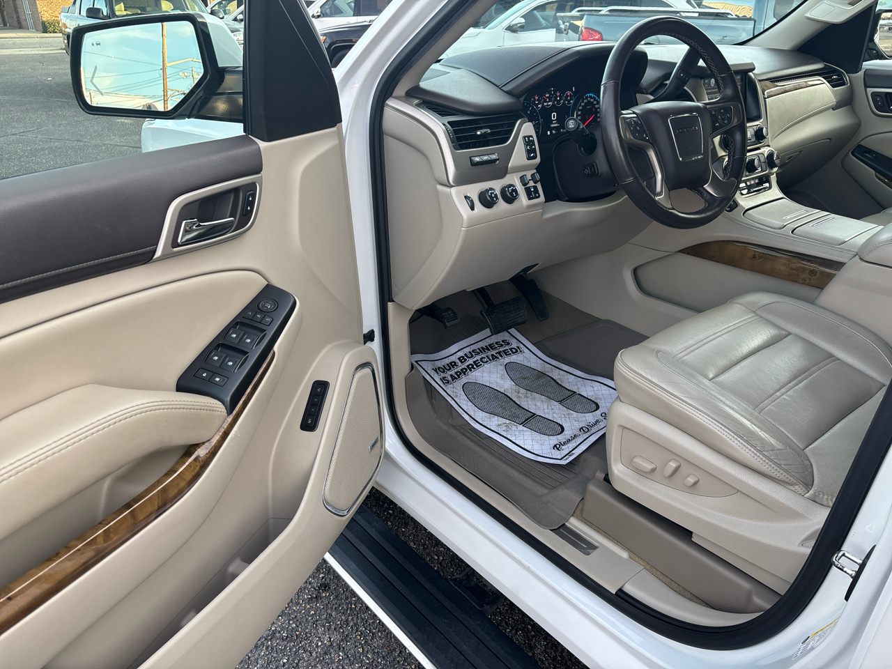 GMC Yukon XL 4WD 4dr Denali 2017