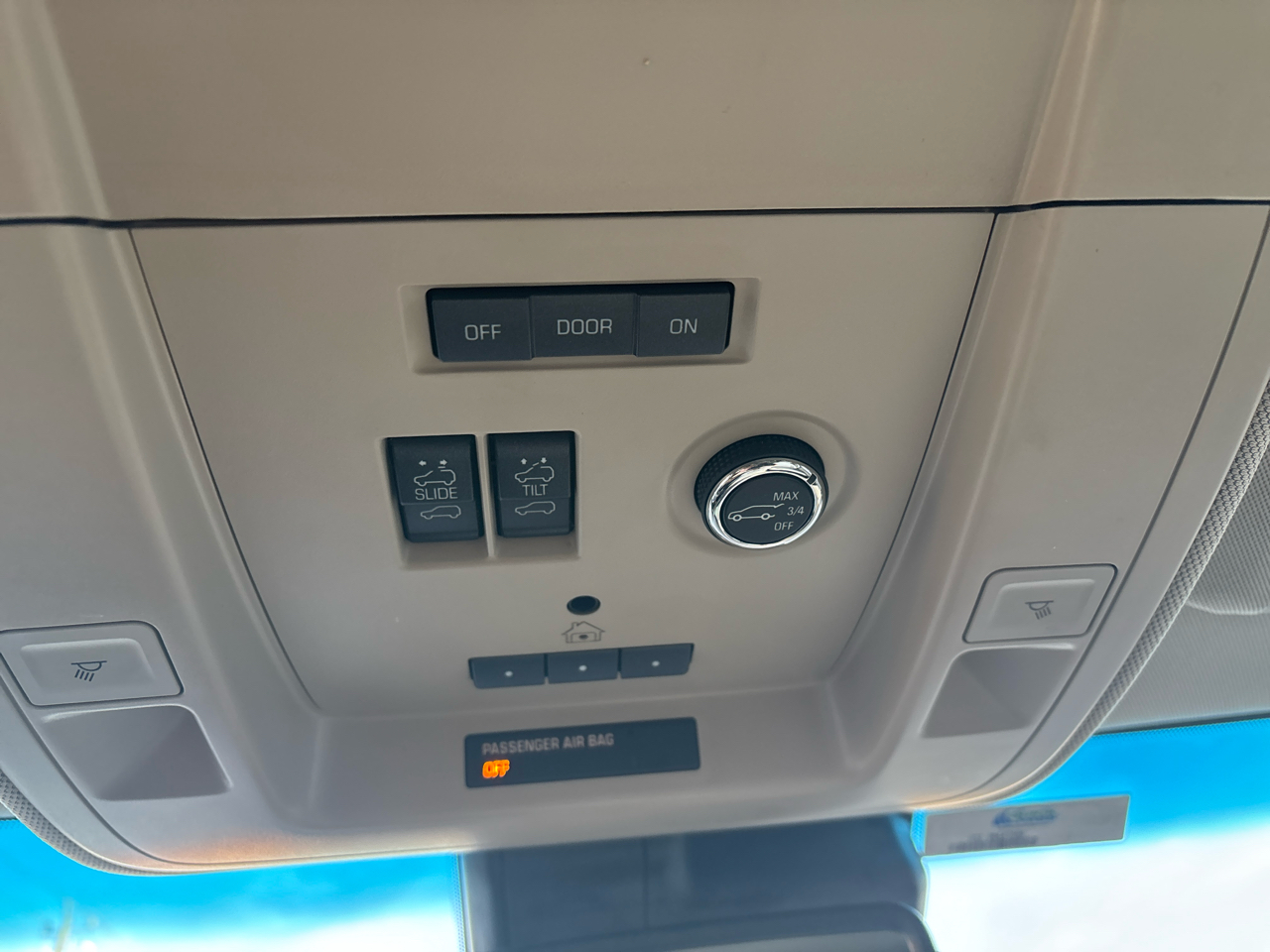 GMC Yukon XL 4WD 4dr Denali 2017