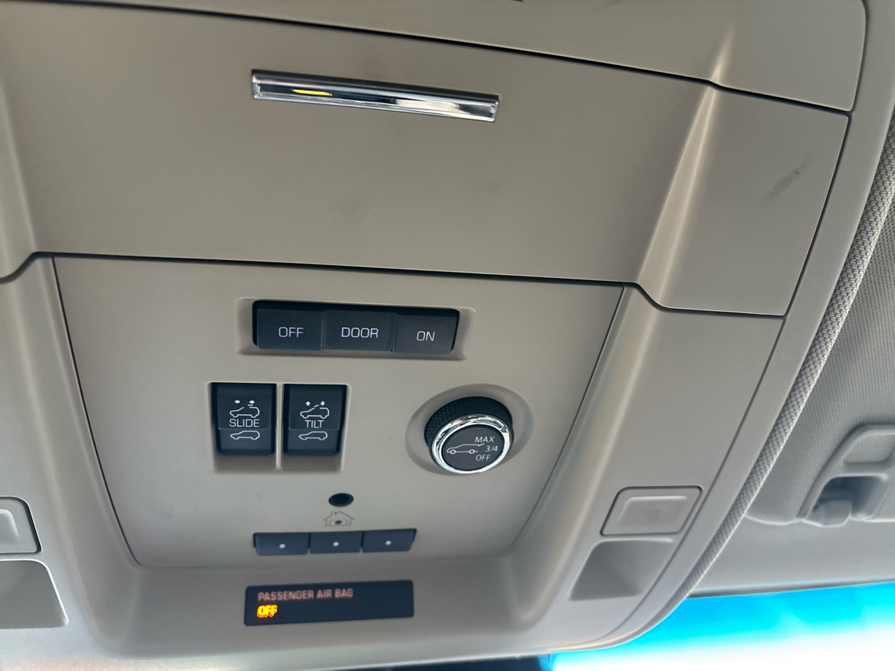 GMC Yukon XL 4WD 4dr SLT 2019