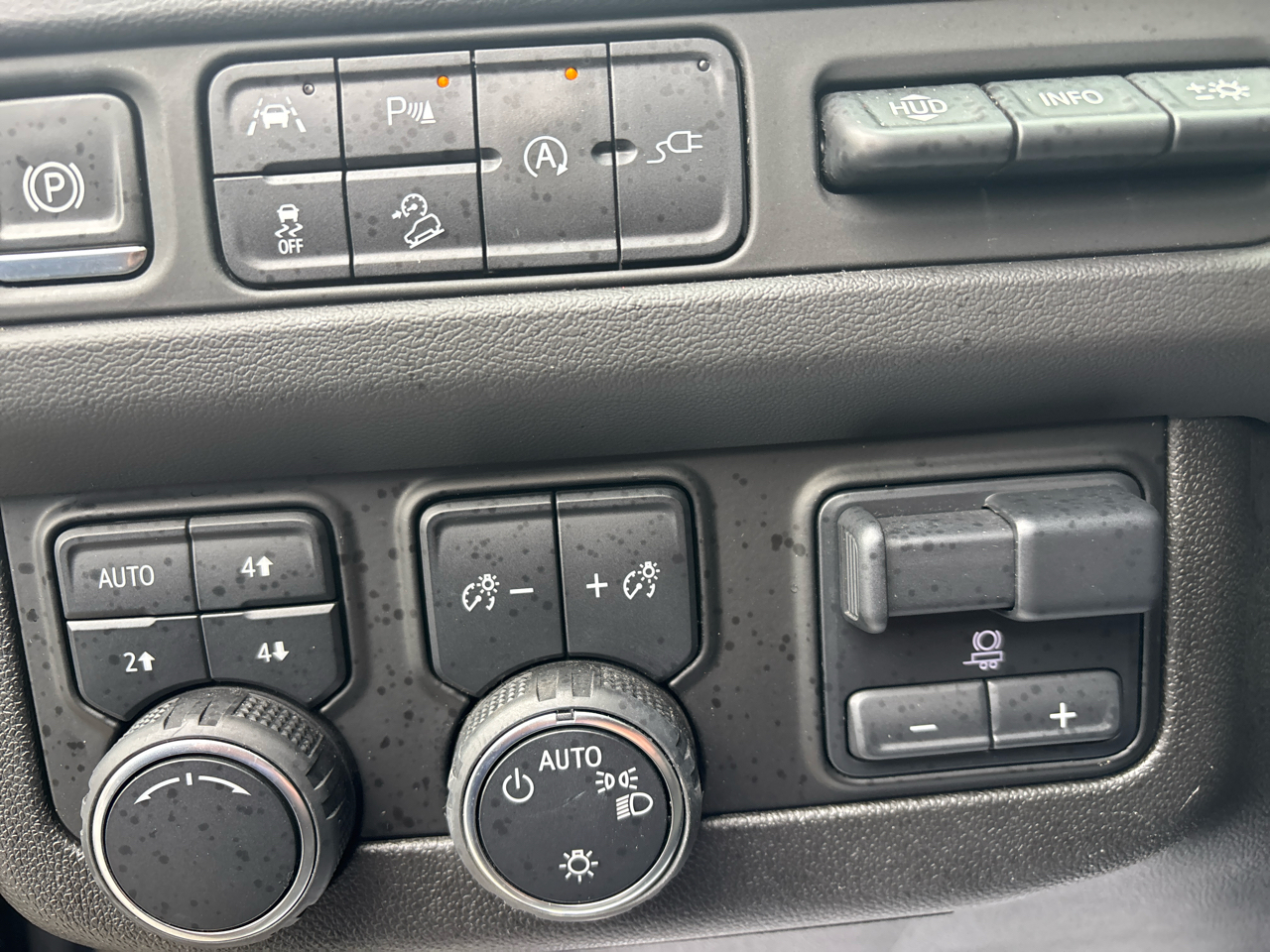 Chevrolet Tahoe 4WD 4dr High Country 2021