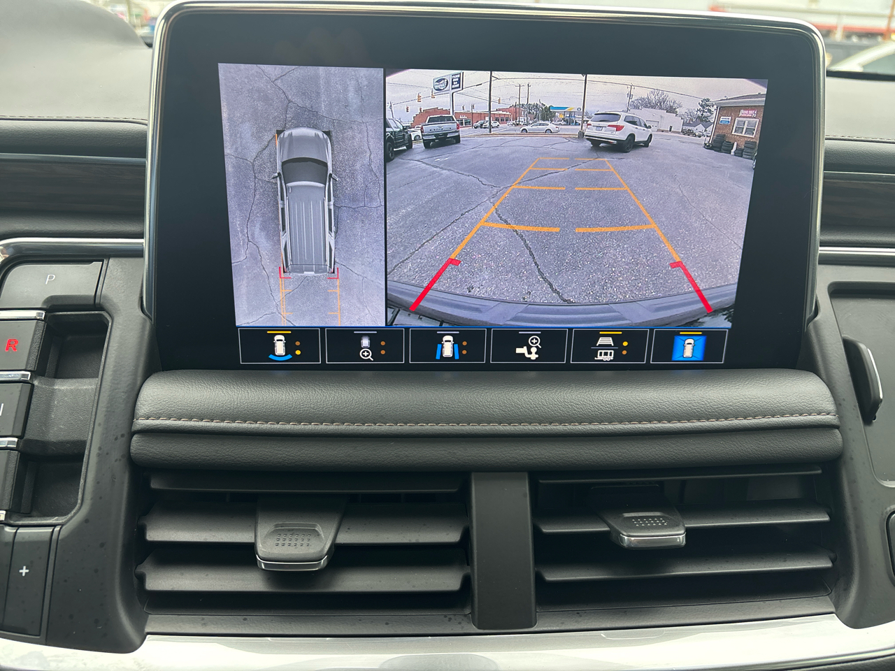 Chevrolet Tahoe 4WD 4dr High Country 2021