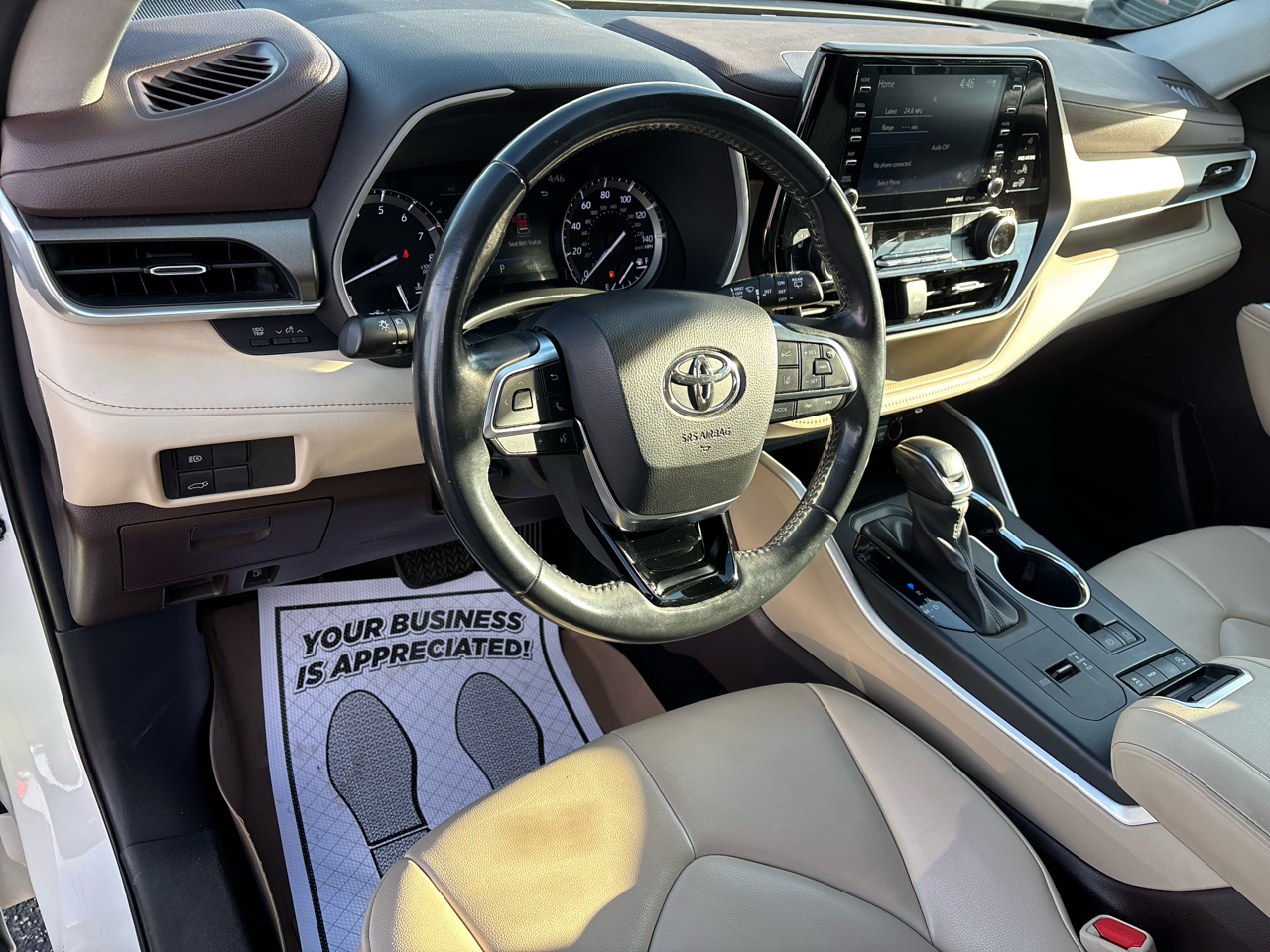 Toyota Highlander XLE 4D SUV FWD 2020