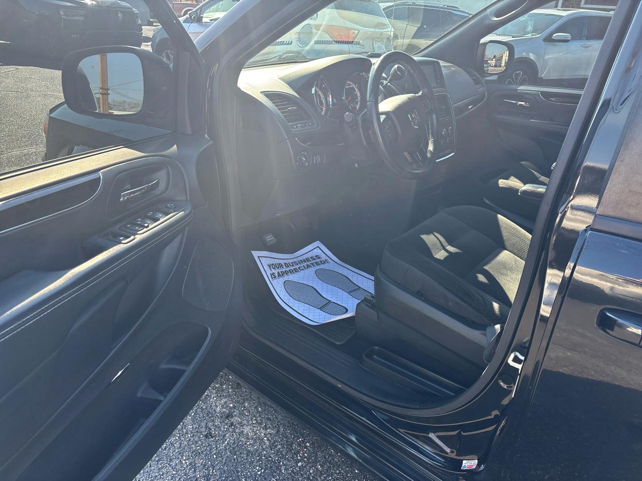 Dodge Grand Caravan SE Plus Wagon 2018