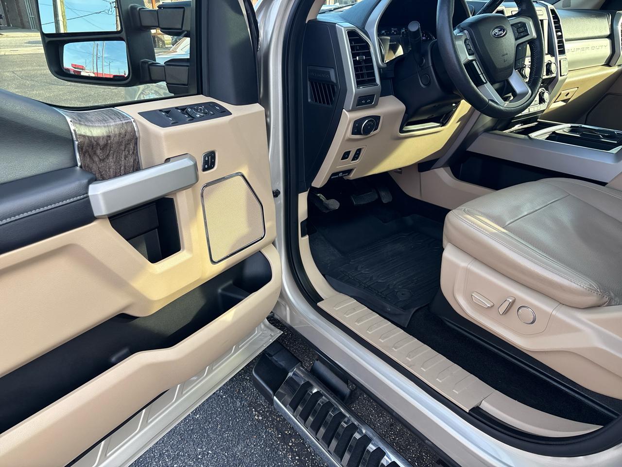 Ford Super Duty F-250 SRW 4WD Crew Cab 156" Lariat 2018