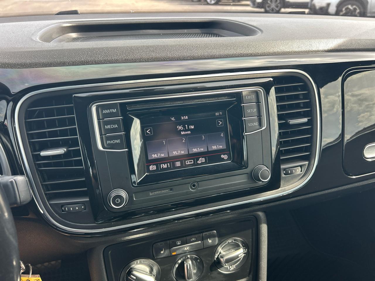 Volkswagen Beetle Convertible 2dr Auto 1.8T S PZEV 2016