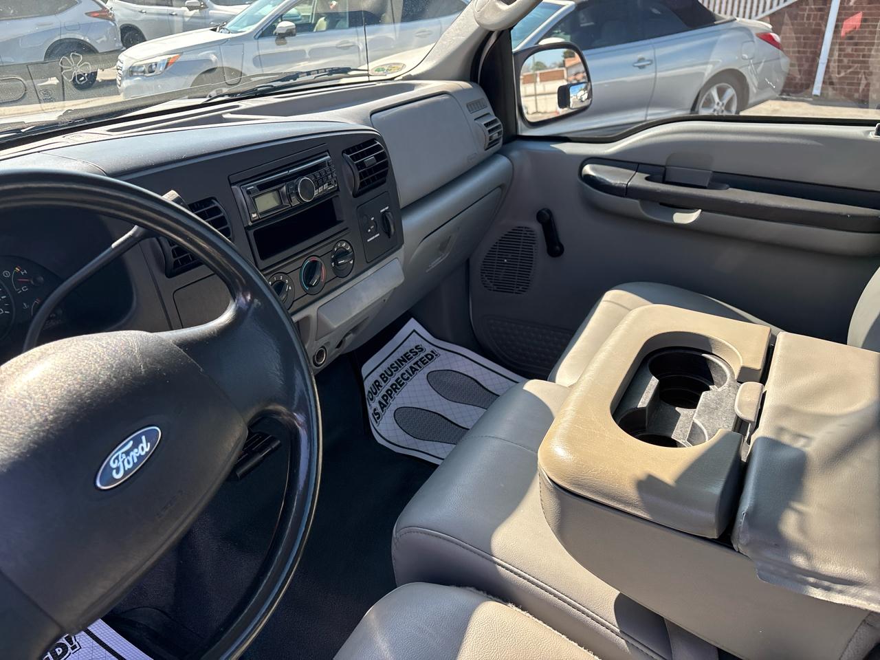 Ford Super Duty F-250 Reg Cab 137" XL 2006
