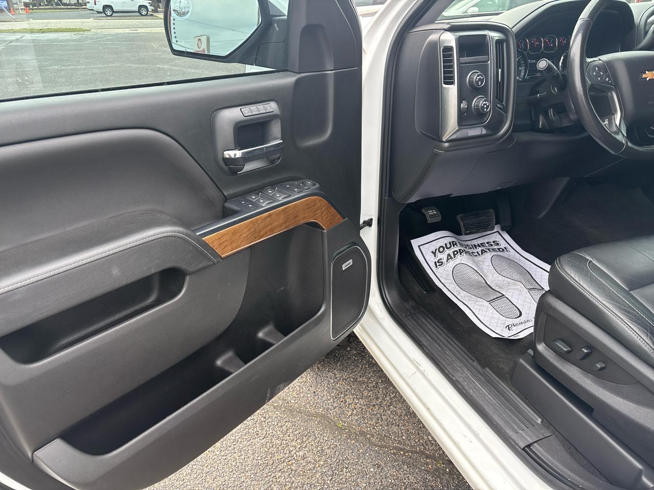 Chevrolet Silverado 1500 4WD Crew Cab 143.5" LTZ w/1LZ 2018