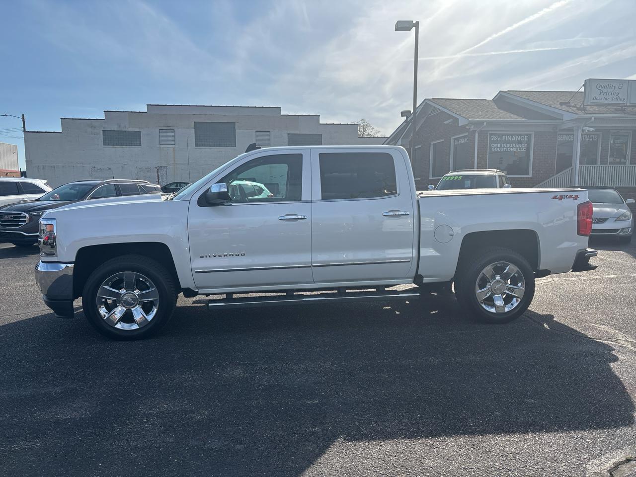 Chevrolet Silverado 1500 4WD Crew Cab 143.5" LTZ w/1LZ 2018
