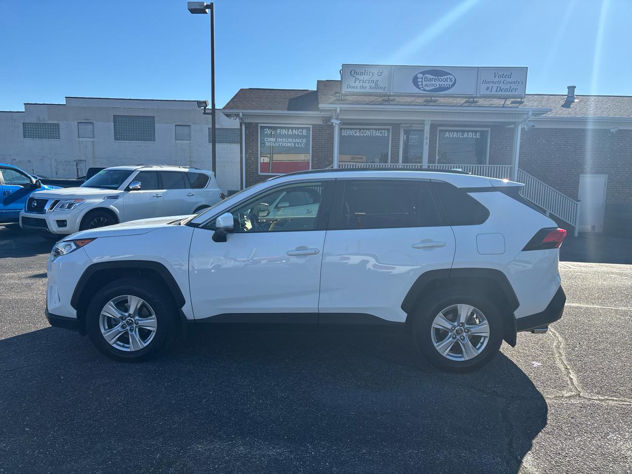 Toyota RAV4 XLE FWD (Natl) 2019