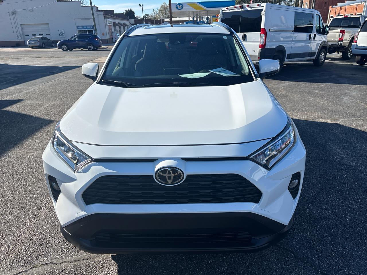 Toyota RAV4 XLE FWD (Natl) 2019