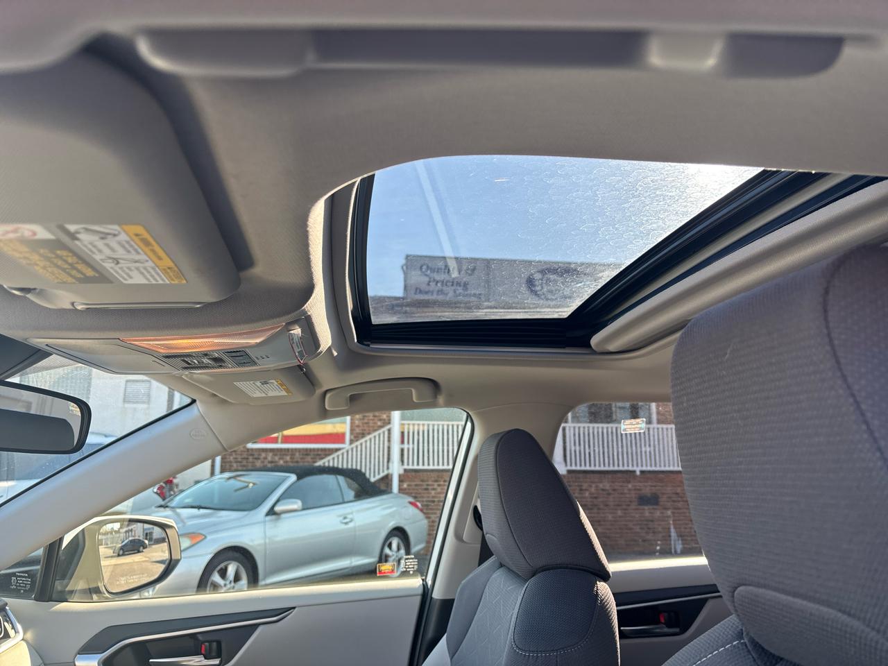 Toyota RAV4 XLE FWD (Natl) 2019