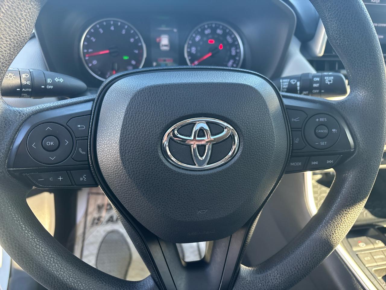 Toyota RAV4 XLE FWD (Natl) 2019