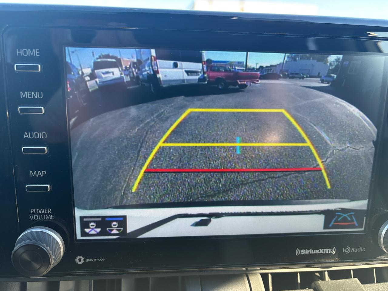 Toyota RAV4 XLE FWD (Natl) 2019