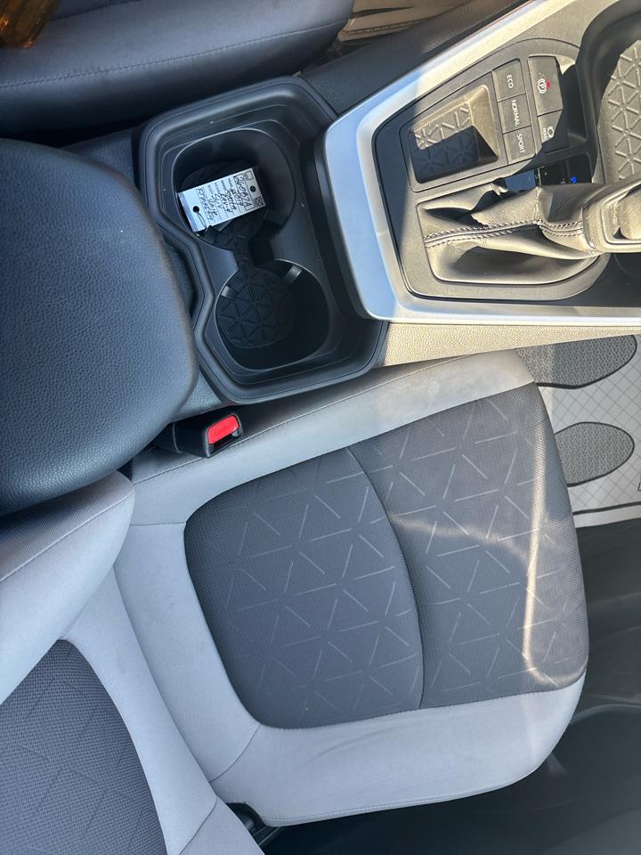 Toyota RAV4 XLE FWD (Natl) 2019